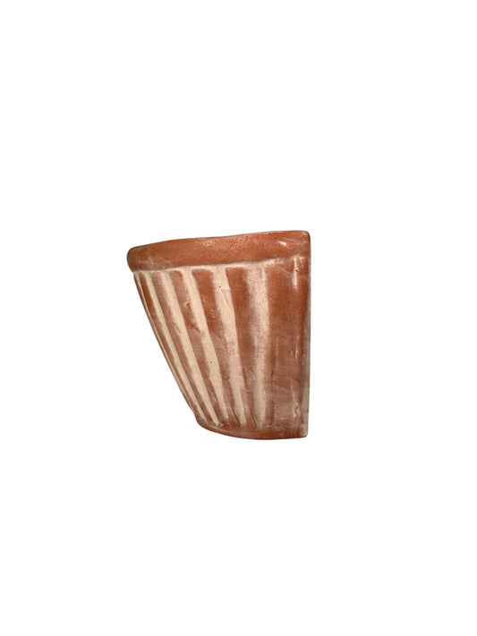 Κεραμικό κασπώ τοίχου ριγέ