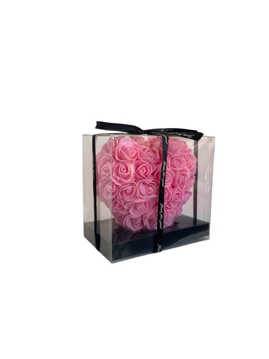 Μεγάλη Ροζ Καρδιά από Τεχνητά Τριαντάφυλλα σε Κουτί Δώρου